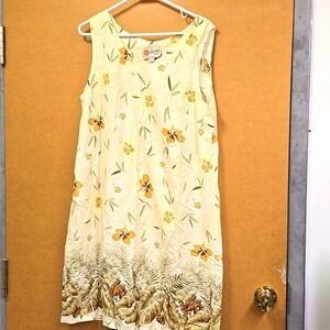 Hilo Hattie Size L Pale Yellow Floral Sleeveless Midi Hawaiian Dress